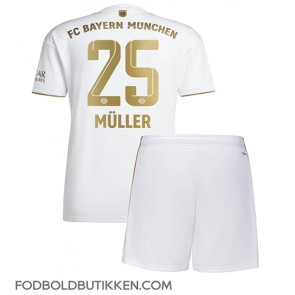 Bayern Munich Thomas Muller #25 Udebanetrøje Børn 2022-23 Kortærmet (+ Korte bukser)